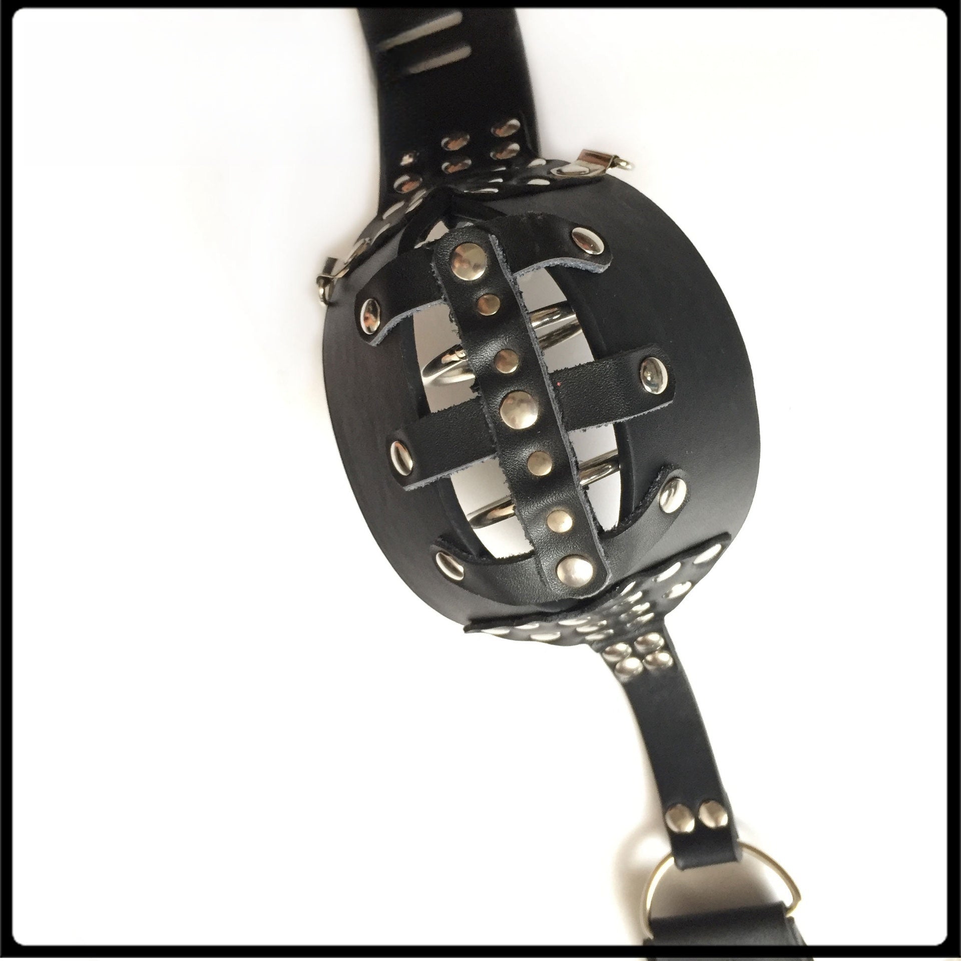 SM皮质男用贞操带金属铆钉金属链贞洁带(银/黑/红)